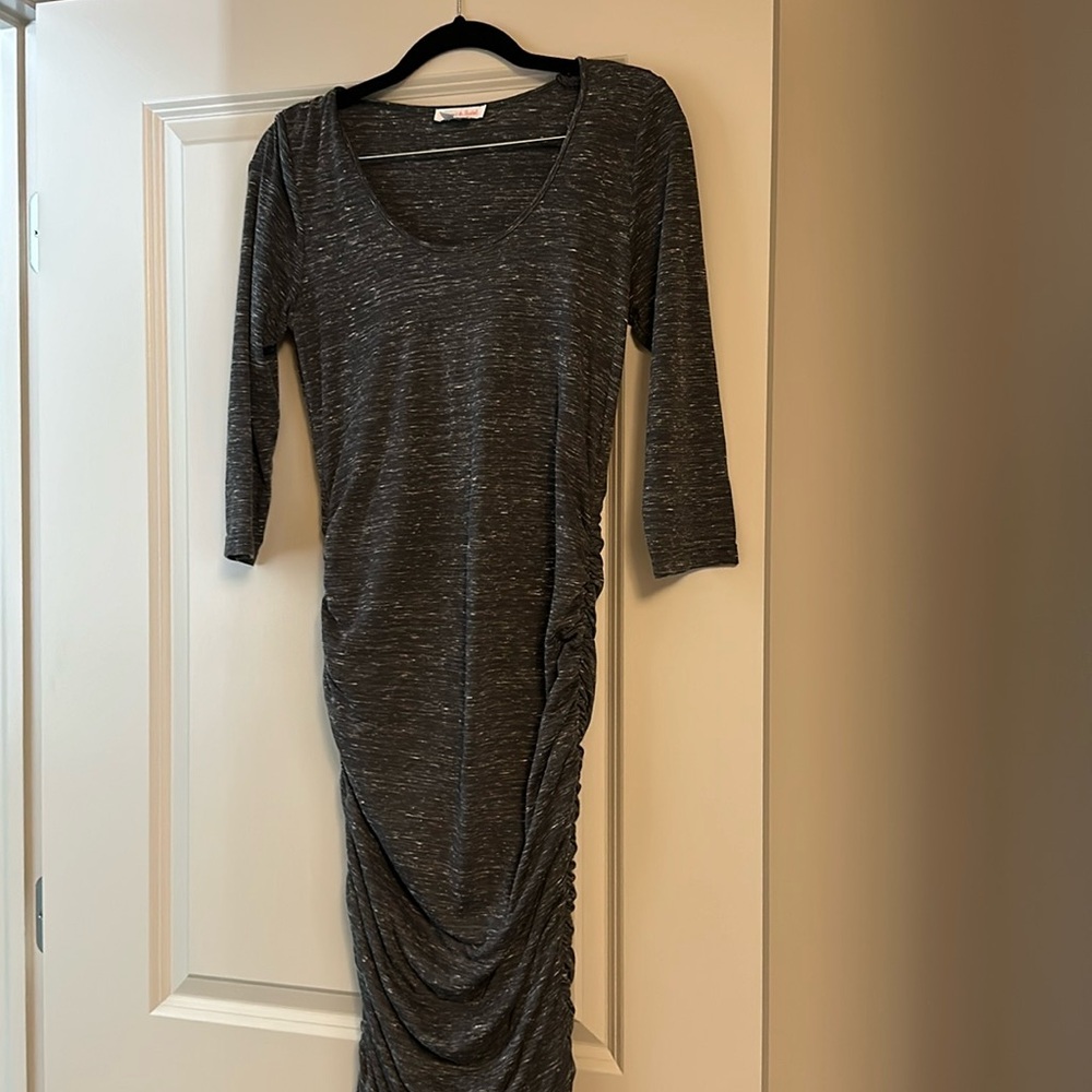 Ingrid and Isabel maternity dress size small